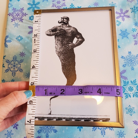 Edward Gorey Huggermuggerum genie print, silver box frame, good condition - Picture 2 of 5